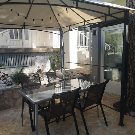 Mala Kuca Ispod Borova Villa Primošten Buitenkant foto