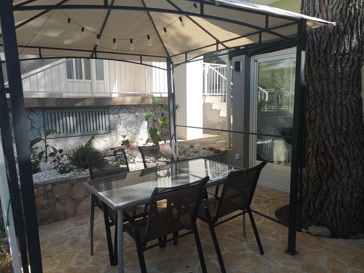 Mala Kuca Ispod Borova Villa Primošten Buitenkant foto
