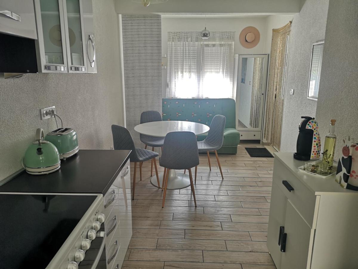 Mala Kuca Ispod Borova Villa Primošten Buitenkant foto